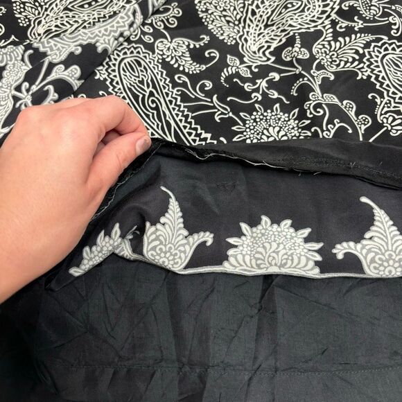 DIANE von FURSTENBERG 100% Silk black white paisley print skirt size medium midi - Picture 6 of 8